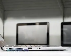 HP EliteBook Folio 1040 G3, Intel Core i5, 8192MB DDR4 Onboard, 128GB M.2 SATA SSD, Intel HD Graphics 520, 14