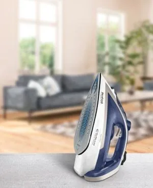 Iron Tefal FV6812E0, Ultragliss Plus, 2800W, white&blue red, 0-50g/min, shot 260g/min, Durilium AirGlide Plus soleplate, automatic steam, AD, water tank 300 ml