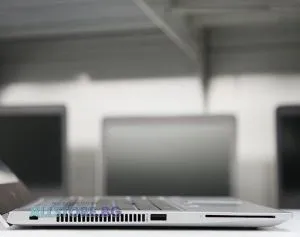 HP EliteBook 830 G5, Intel Core i5, 8192MB So-Dimm DDR4, 256GB M.2 NVMe SSD, Intel UHD Graphics 620, 13.3" 1920x1080 Full HD 16:9 , Grade B