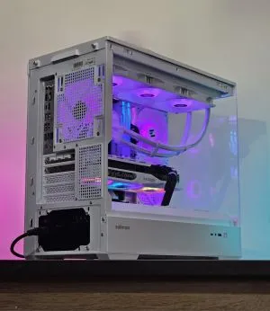RX 7800XT 16GB / Ryzen 7-7700 / RAM 32GB / SSD 1TB / Wi-Fi / Bluetooth / Водно / Геймърски компютър WhiteReaper 1155