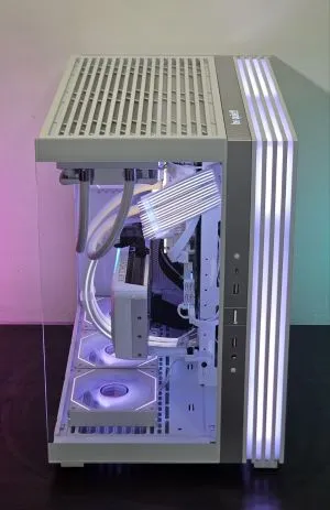 RTX 5070/ Ryzen 7-7800X3D/ RAM 32 GB/ SSD 2 TB/ B850 Wi-Fi/ PC pentru jocuri WhiteReaper 125