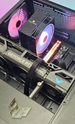 RTX 5070 12GB/ Ryzen 7-7700/ RAM 32GB/ SSD 1TB/ 1000W  - Геймърски компютър DarkReaper Z1