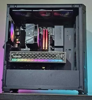 RX 9070 16GB/ Ryzen 7-7700 / RAM 32GB/ SSD 1TB/ 850W 80 Plus Gold / Геймърски компютър - Aorora S3