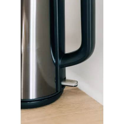 Fierbător electric AENO EK3: 1850-2200W, 1.7L, Strix, cu pereți dubli, Corp fără încălzire, Oprire automată, Protecție rezervor uscat