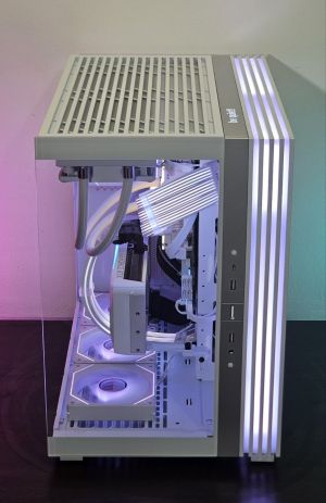 RTX 5070/ Ryzen 7-7800X3D/ RAM 32GB/ SSD 1TB/  Геймърски компютър WhiteReaper S4