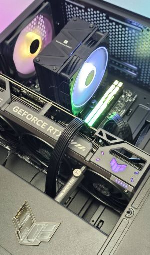 RTX 5070 12GB/ Ryzen 7-7700/ RAM 32GB/ SSD 1TB/ 1000W 80 Plus Silver  - Геймърски компютър DarkReaper Z1