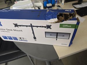 Стойка за 2 мониторa ACT AC8302, за бюро, Регулируема, 32", 2x8 кг, Черна - нарушена опаковка