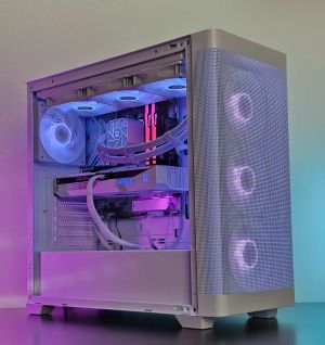 Ryzen 7-7800X3D/ RTX 5070/ RAM 32GB/ SSD 1TB/ Водно Охлаждане/ 1000W/ Геймърски компютър - Aorora S2