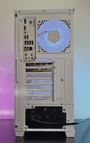 Ryzen 7-7800X3D/ RTX 5070/ RAM 32GB/ SSD 1TB/ Водно Охлаждане/ 1000W/ Геймърски компютър - Aorora S2