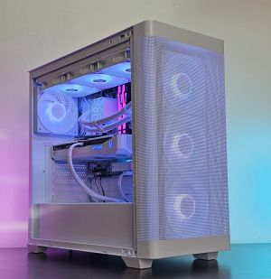 Ryzen 7-7800X3D/ RTX 5070/ RAM 32GB/ SSD 1TB/ Водно Охлаждане/ 1000W/ Геймърски компютър - Aorora S2