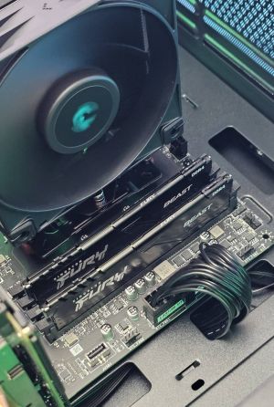 RX 6900XT 16GB/ Ryzen 7-5700X/ SSD 1TB/ RAM 32GB/ 1000W Захранване/ Геймърски компютър DarkReaper Z99