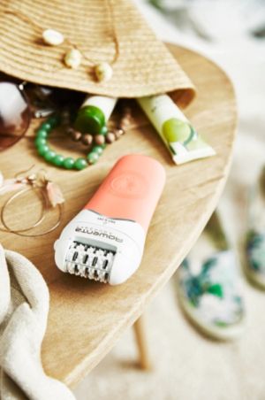 Epilator Rowenta EP4920F0, Wet & Dry Aquasoft, epilator/ aparat de ras/ aparat de tuns 3 în 1, tehnologie avansată de epilare, 24 pensete igienice din oțel inoxidabil și deschidere pentru pensete de 0,8 mm, sistem de ghidare a părului, cap de 31 mm, corp 