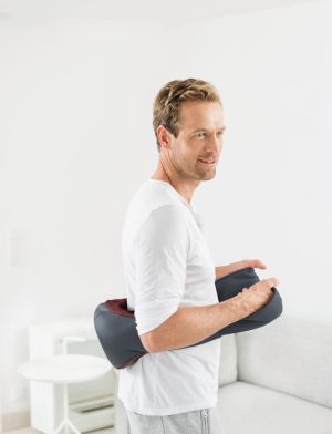 Massager Beurer MG 151 3D Shiatsu massager; for shoulders, neck, back and legs; 3D massage heads; 8 rotating Shiatsu massage heads; Clockwise/anti-clockwise rotation; 3 levels; automatic switch-off; light and heat function