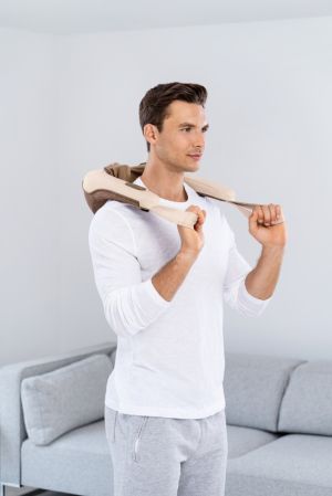 Massager Beurer MG 153 4D neck massager, Penetrating kneading massage, 4D massage heads, washable cover, heat function, 2 intensity levels + 1 massage mode