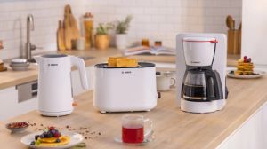 Toaster Bosch TAT2M121, MyMoment Compact toaster, 950 W, Auto power off, Defrost and reheat setting, Integrated warming grid, High lift, White