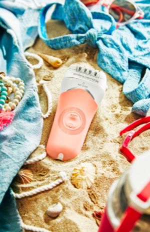 Epilator Rowenta EP4920F0, Wet & Dry Aquasoft, epilator/ aparat de ras/ aparat de tuns 3 în 1, tehnologie avansată de epilare, 24 pensete igienice din oțel inoxidabil și deschidere pentru pensete de 0,8 mm, sistem de ghidare a părului, cap de 31 mm, corp 