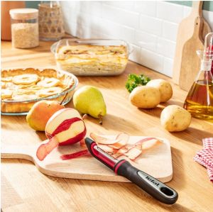 Peeler Tefal K2071014, Ingenio, Peeler, Instrument de bucătărie, Lame din oțel inoxidabil, 30x9,8x3,6cm, Până la 230°C, Se poate spăla în mașina de spălat vase, negru și roșu