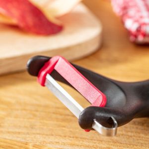 Peeler Tefal K2071814, Ingenio, Peeler "Y", Instrument de bucătărie, Nailon/fibră de sticlă, 25,4x9,4x2,4cm, Până la 230°C, Se poate spăla în mașină de spălat vase, negru și roșu