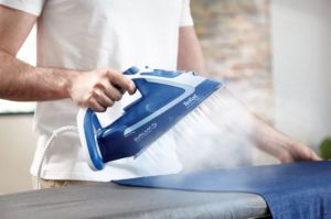 Fier de calcat Tefal FV5735E0, Easygliss Plus, albastru inchis, 2500W - 45g/min - shot 220g/min - Antidrop smart technology - Auto-off - rezervor de apa 270 ml - Durilium AirGlide