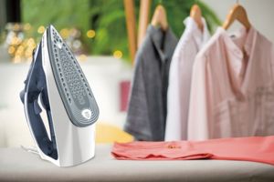 Fier de calcat Tefal FV2837, Express Steam, albastru, 2400W, 35g/min, shot 165g/min, AD, rezervor apa 270 ml, talpa ceramica
