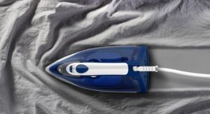 Fier de calcat Tefal FV2838E0, Express Steam, albastru inchis&alb, 2400W, 40g/min, shot 180g/min, AD, rezervor apa 270 ml, talpa ceramica