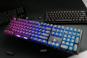 Ducky професионална геймърска механична клавиатура Professional Gaming Mechanical Keyboard One 3 Aura Black - Cherry MX RGB Brown Switches [Tactile]