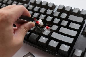 Ducky професионална геймърска механична клавиатура Professional Gaming Mechanical Keyboard One 3 Aura Black - Cherry MX RGB Brown Switches [Tactile]