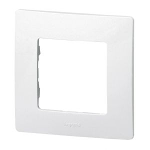 LEGRAND Niloe White socket frame